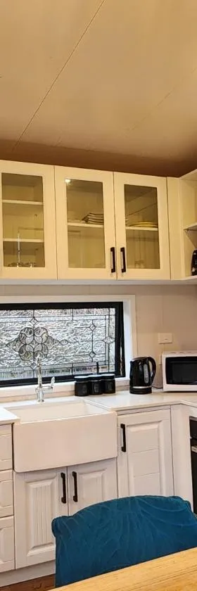 Cozy self contained Tiny Home，位于北帕默斯顿的酒店