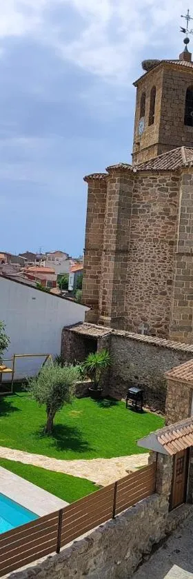 La casita de Ra，位于Castillo de Bayuela的酒店