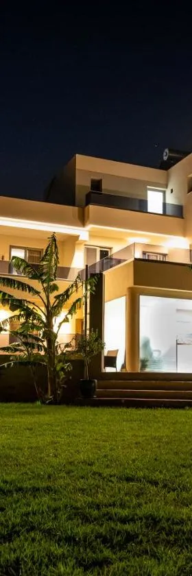 Airscape Hotel Free Shuttle From And To Athen's Airport，位于阿特米达的酒店