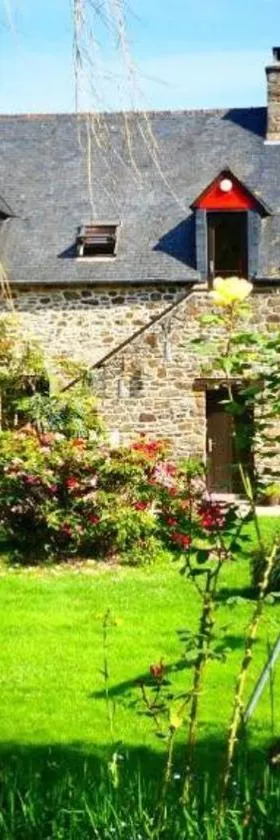 Auberge de la chesnaie，位于Pleudihen-sur-Rance的酒店