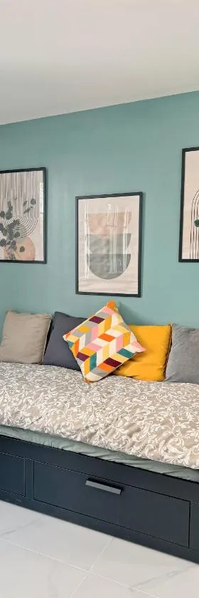 Cozy Paris Gateway Apartments Groups with free parking，位于圣吉欧梅斯的酒店