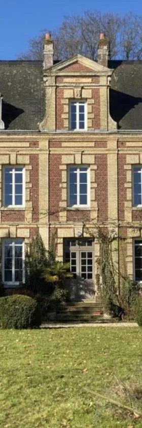 Chateau Loyd & Spa Normandie Pays de Caux，位于Veauville-les-Baons的酒店