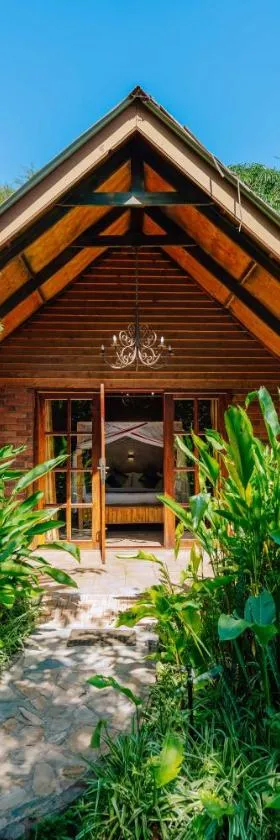 Under The Shade Safari Lodge，位于阿鲁沙的酒店