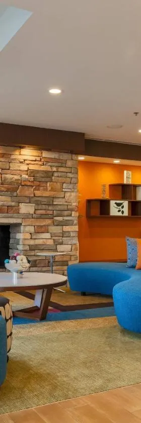 Fairfield Inn & Suites by Marriott Alexandria，位于亚历山德里亚的酒店