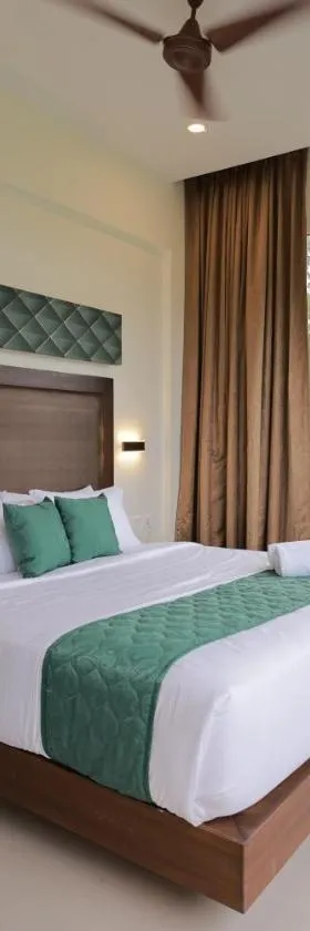 Hotel Aavudai Grand，位于Aramboli的酒店
