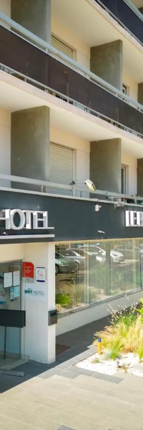 Brit Hotel Le Parc Vichy，位于阿列河畔美岸的酒店