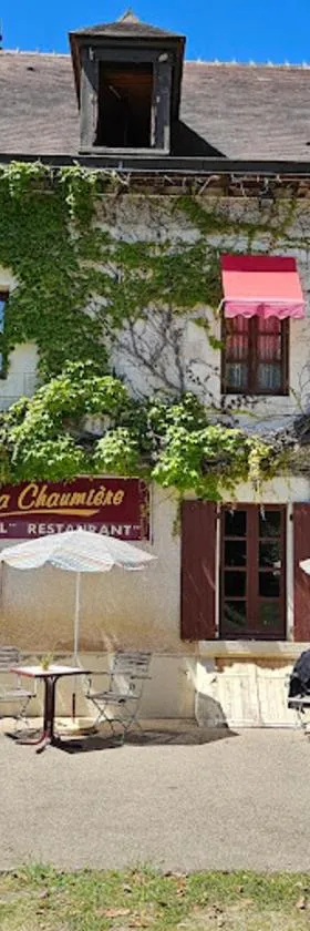 La Chaumière DE L'EAU SAUVAGE，位于Villeneuve-sur-Allier的酒店