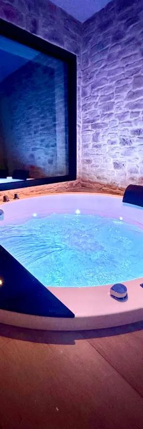 Les Suites du Payré - Suite Romance，位于Talmont-Saint-Hilaire的酒店