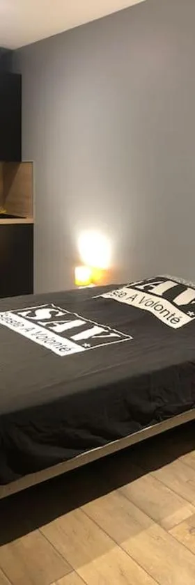 Mini Studio avec Terrasse，位于欧里亚克的酒店