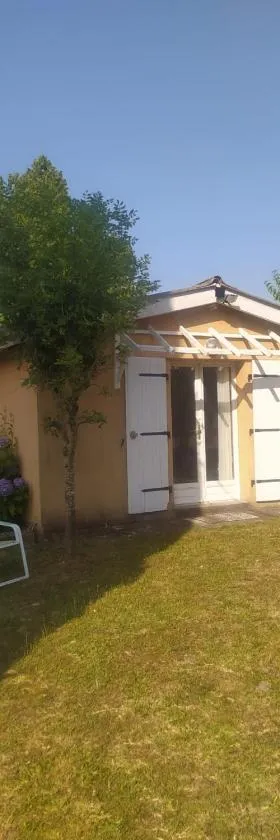 Maison dans un écrin de verdure，位于Le Fouilloux的酒店