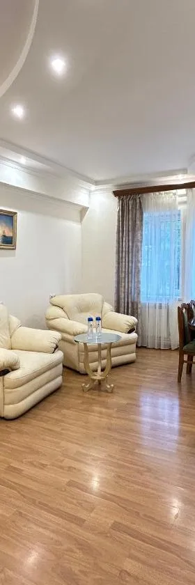 Hotel Oasis，位于Kapan的酒店