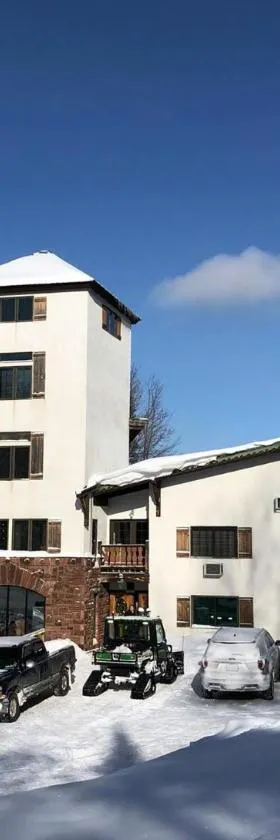 Whitecap Mountains Resort，位于Upson的酒店