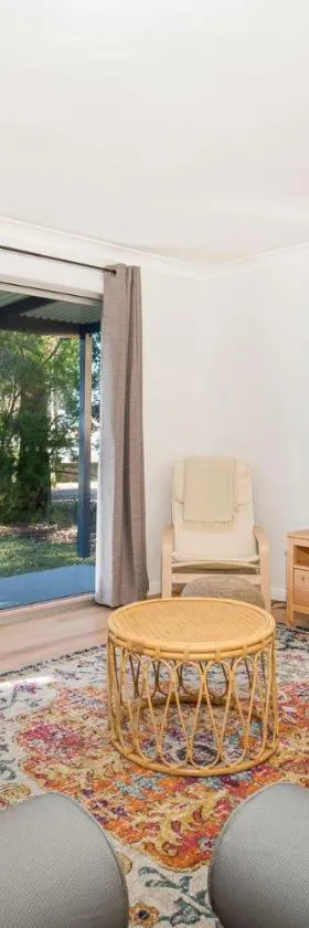 Nautilus Pet Friendly 5 Mins Walk to Bay，位于Callala Bay的酒店