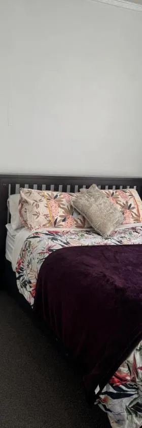 Shazza Homestay，位于因弗卡吉尔的酒店