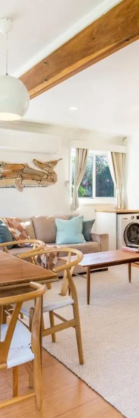 Reflections Pet Friendly Waterfront，位于Basin View的酒店