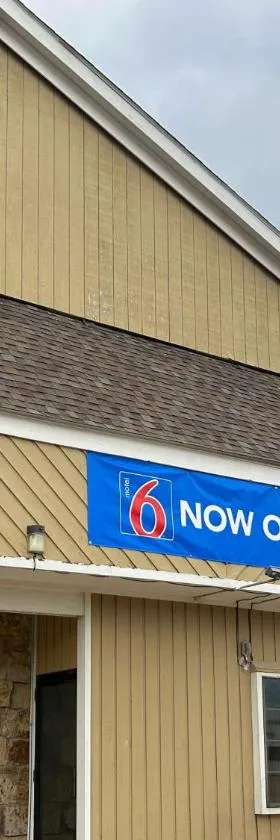Motel 6 Ada OK，位于艾达的酒店