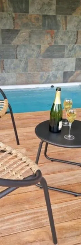 Escapade Romantique à Saint Omer-Espace Totalement Privatisé Avec Terrasse，位于圣奥梅尔的酒店