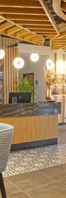 Friends Hotel Düsseldorf-Airport Ratingen，位于拉廷根的酒店