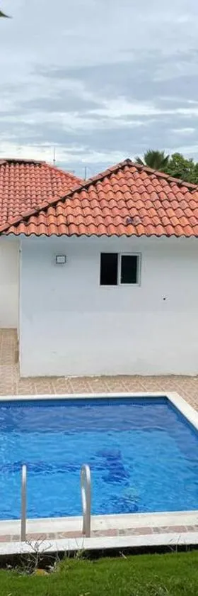 Acogedora casa de descanso con piscina privada，位于梅尔加的酒店
