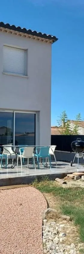 Villa proche d'Avignon，位于Jonquerettes的酒店