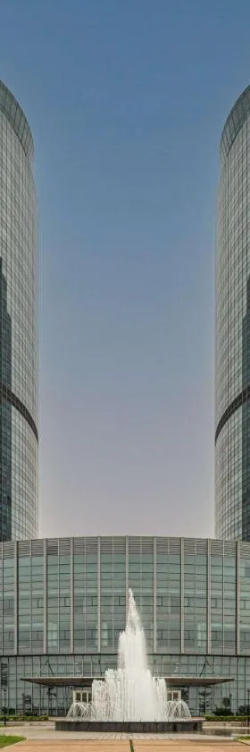 Hilton Brazzaville Les Tours Jumelles Hotel & Residences，位于布拉柴维尔的酒店