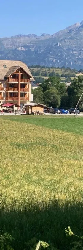 Résidence Les Ecrins，位于昂塞勒的酒店