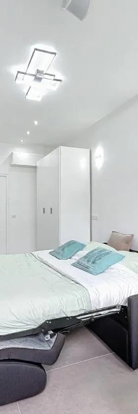 Studio neuf cosy entre Paris et Disneyland，位于马恩河畔布里的酒店