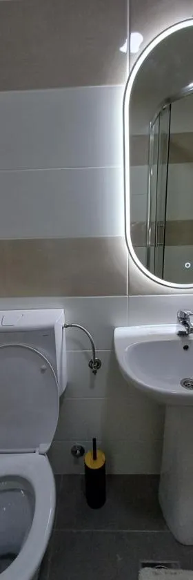 Completely new one bedroom apartment，位于Mirijevo的酒店