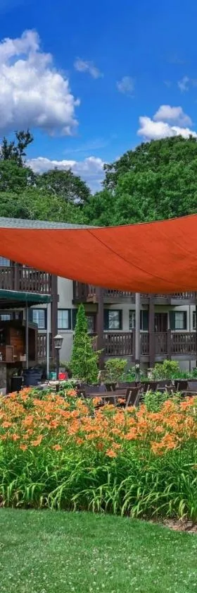 Switzerland Inn，位于Spruce Pine的酒店