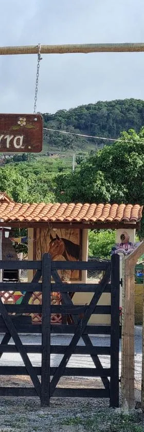 Chalé Raiz da Serra，位于格拉瓦塔的酒店