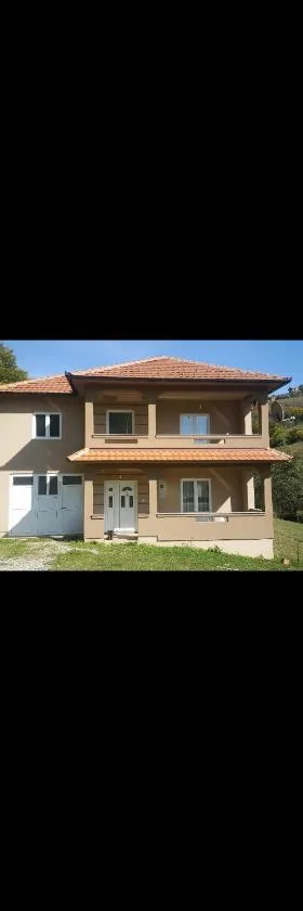 Village Villa，位于比耶洛波列的酒店