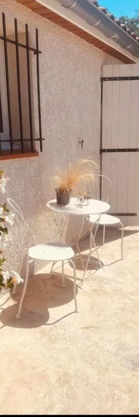 Chez Katty，位于雷居斯的酒店