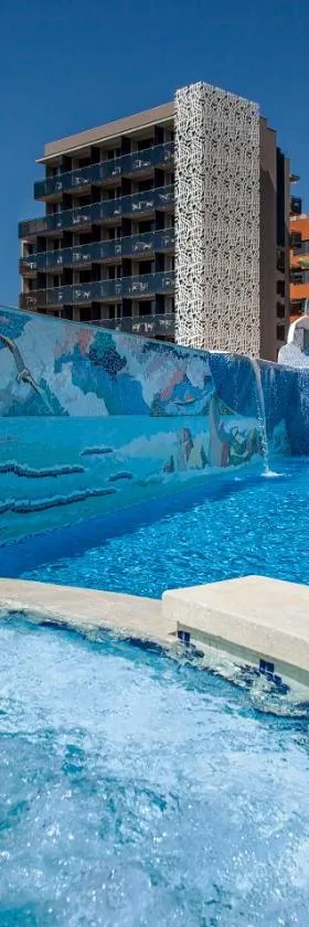 Hotel RH Vinaros Playa & Spa 4* Sup，位于比纳罗斯的酒店