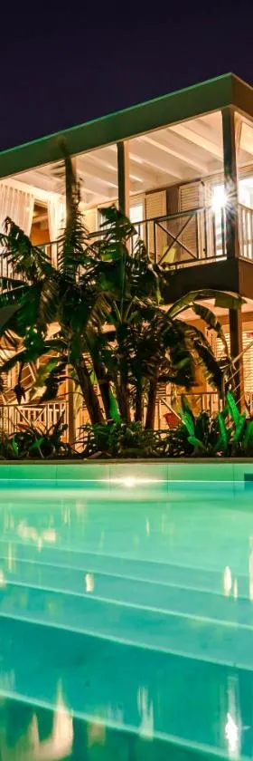 Passion Village Apartments by Antigua Living，位于Jolly Harbour的酒店