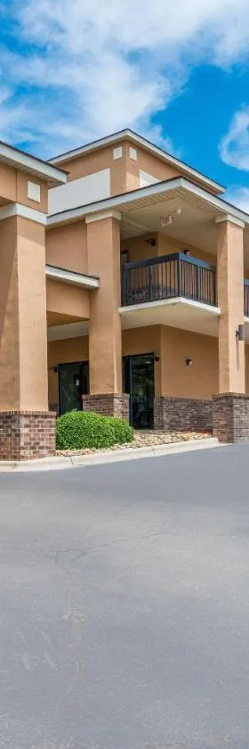 Quality Inn & Suites Rockingham，位于罗金厄姆的酒店