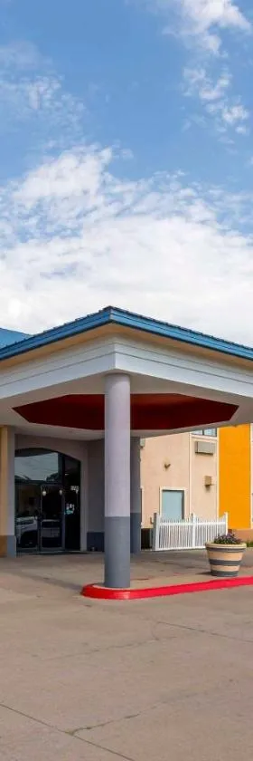 Quality Inn & Suites Wichita Falls I-44，位于威奇托福尔斯的酒店