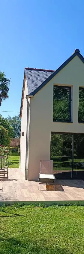 Gîte à côté de " la Java bleue" en bord de rivière，位于Amanlis的酒店