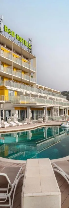 B&B Hotels Park Hotel Suisse Santa Margherita Ligure，位于圣玛格丽塔-利古雷的酒店