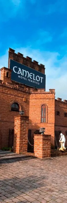 Camelot Motel by Drops，位于圣利奥波尔杜的酒店