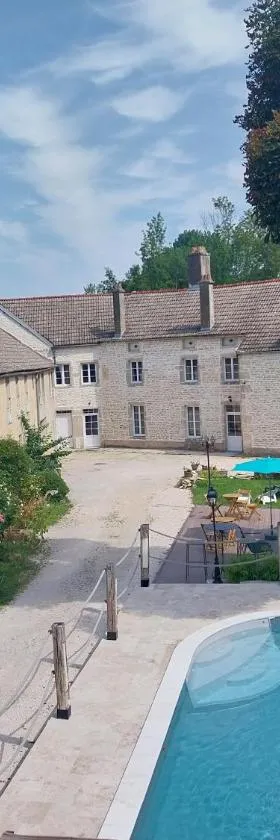 La Maison des Maîtres de Forge，位于Moloy的酒店