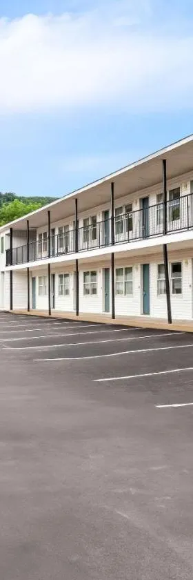 Rodeway Inn Gorham Riverside，位于戈勒姆的酒店
