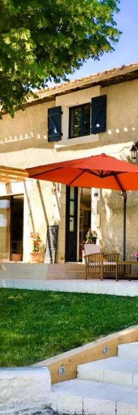 Auberge Casa Sana，位于Pillac的酒店