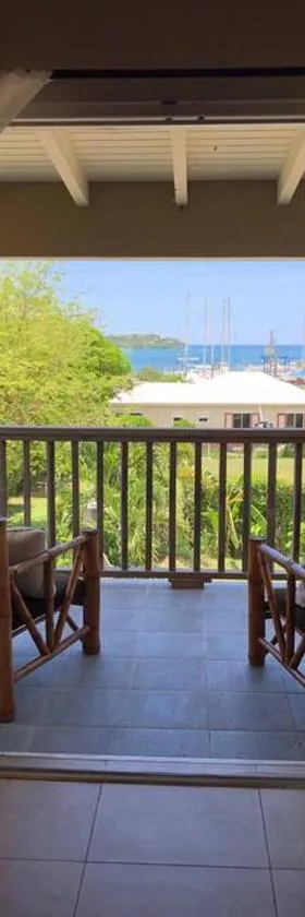 Falmouth Sea View Loft，位于Falmouth的酒店