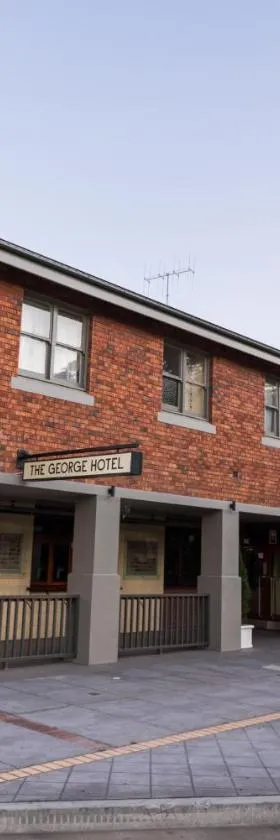 The George Hotel Bathurst，位于巴瑟斯特的酒店
