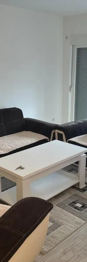 Stan Živinice，位于Živinice的酒店