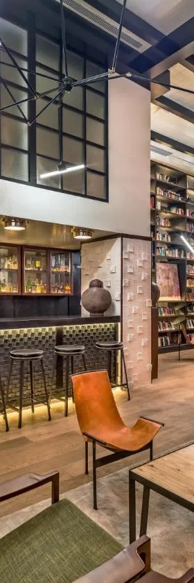 H10翠贝卡酒店，位于马德里的酒店