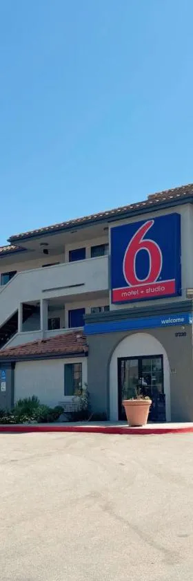 Studio 6 Bellflower CA Los Angeles，位于贝尔弗劳尔的酒店