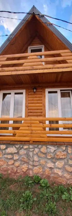 Vikendica Planinski pogled Pale Macar，位于帕莱的酒店