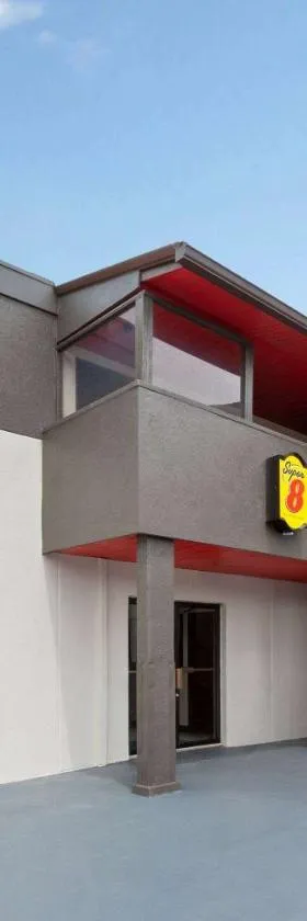 布里奇波特速8酒店，位于布里奇波特的酒店