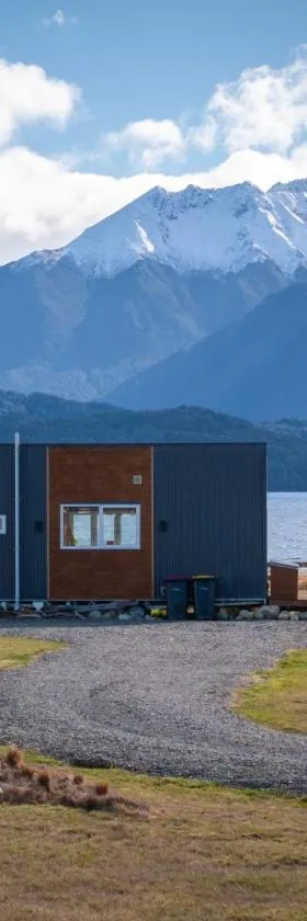 Tiny Piece of Paradise - Te Anau Tiny House，位于蒂阿瑙的酒店